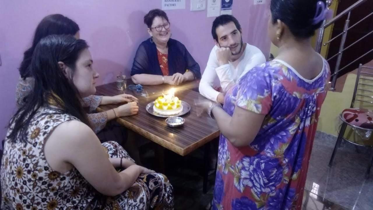 Azure Family Paying Guest House Waranasi Zewnętrze zdjęcie