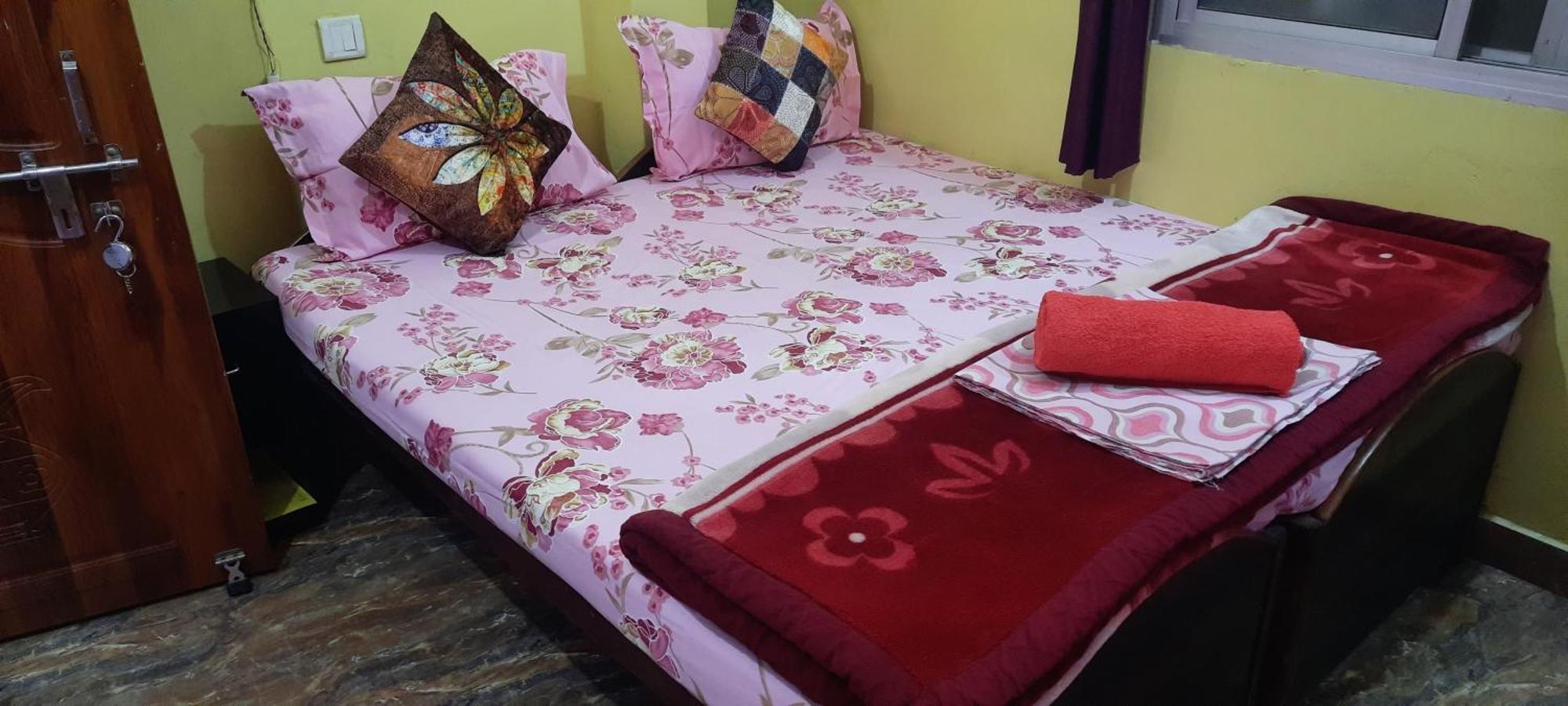 Azure Family Paying Guest House Waranasi Zewnętrze zdjęcie